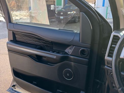 Used 2020 Ford Expedition Max Platinum image 6