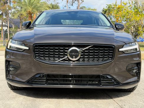 Used 2024 Volvo S60 B5 Plus image 5