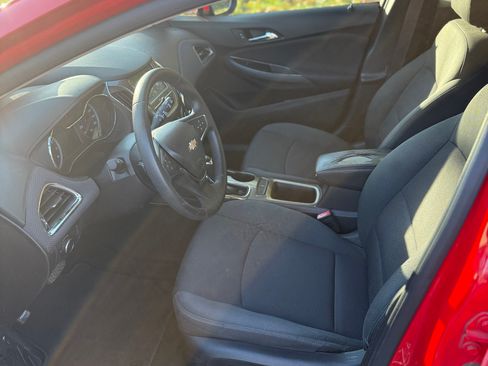 Used 2017 Chevrolet Cruze LT w/ Convenience Package image 11