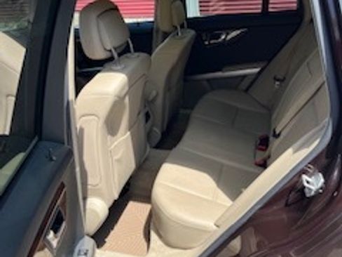 Used 2011 Mercedes-Benz GLK 350 4MATIC image 9