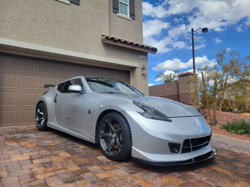 Used 2010 Nissan 370Z NISMO image 4