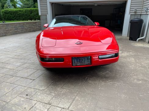 Used 1994 Chevrolet Corvette Coupe RWD image 3