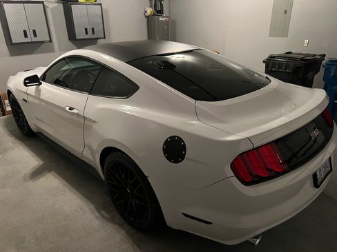 Used 2017 Ford Mustang GT w/ GT Performance Package image 4