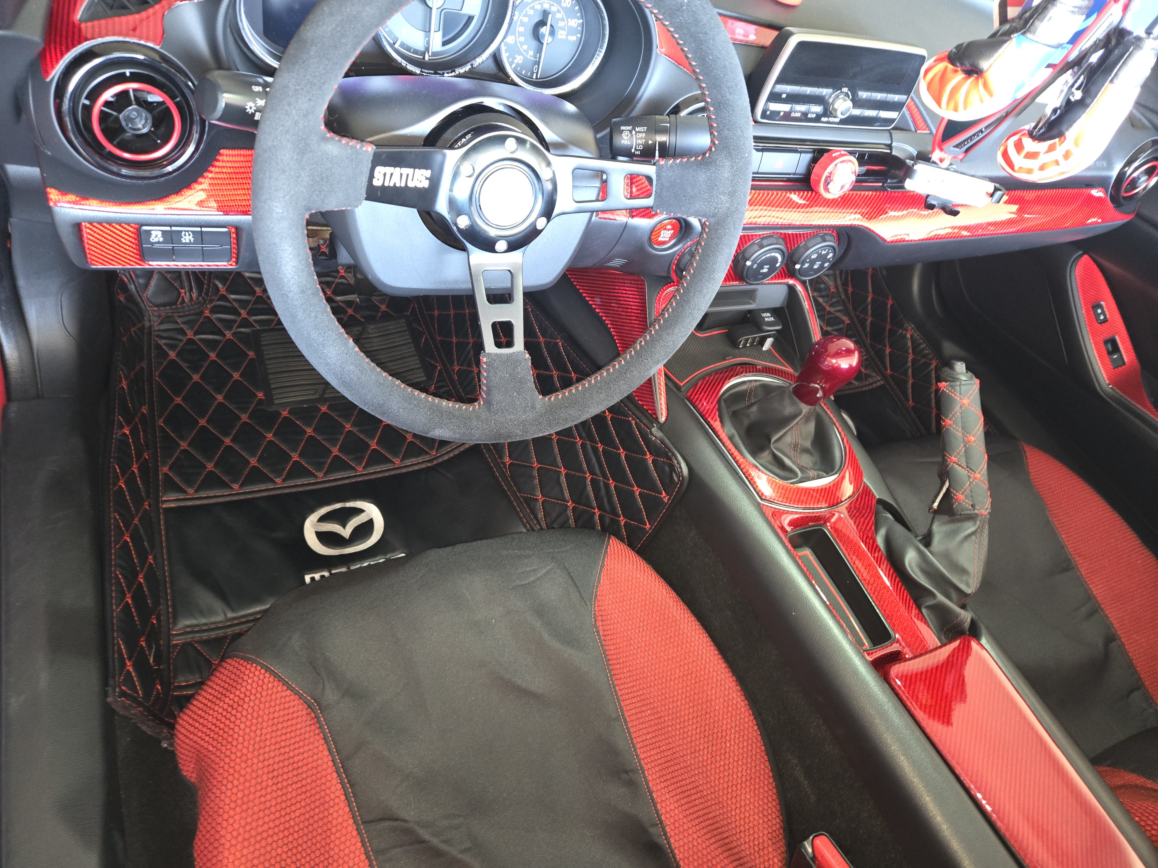 Used 2016 MAZDA MX-5 Miata Sport RWD image 12
