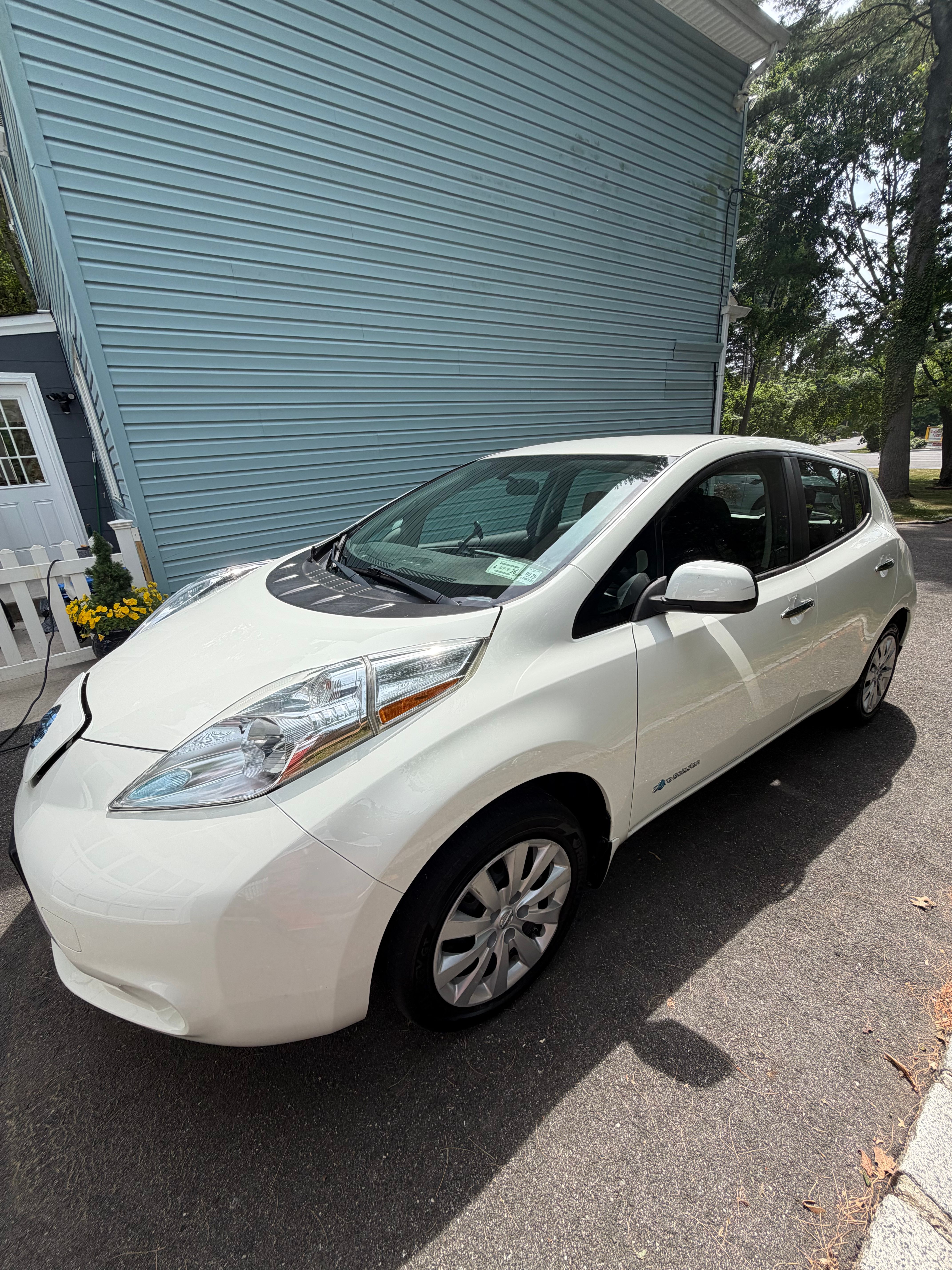 Used 2017 Nissan Leaf S w/ Charge Package FWD image 9