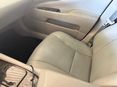 Used 2010 Lexus LS 460 RWD image 13