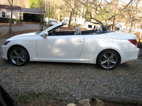 Used 2012 Lexus IS 250C image 2