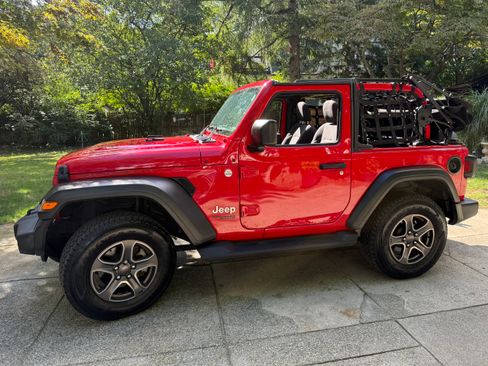 Used 2018 Jeep Wrangler Sport AWD/4WD image 24