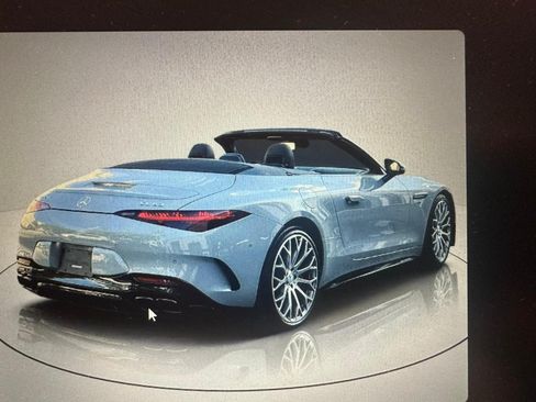 Used 2022 Mercedes-Benz SL 63 AMG 4MATIC image 2