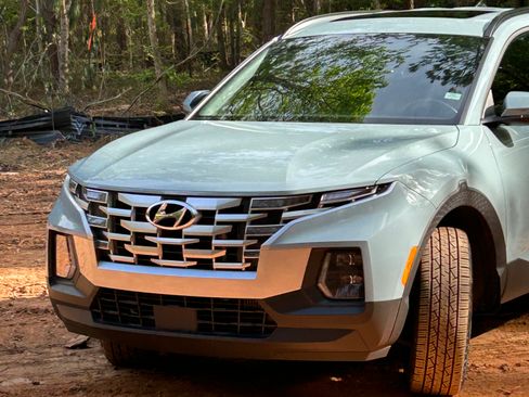 Used 2023 Hyundai Santa Cruz SEL Premium image 4