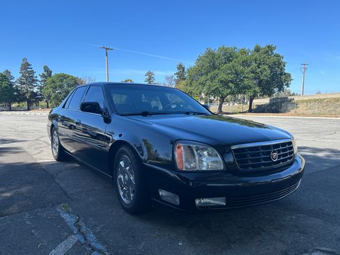 Used 2002 Cadillac De Ville DTS w/ Premium Equipment Pkg image 5