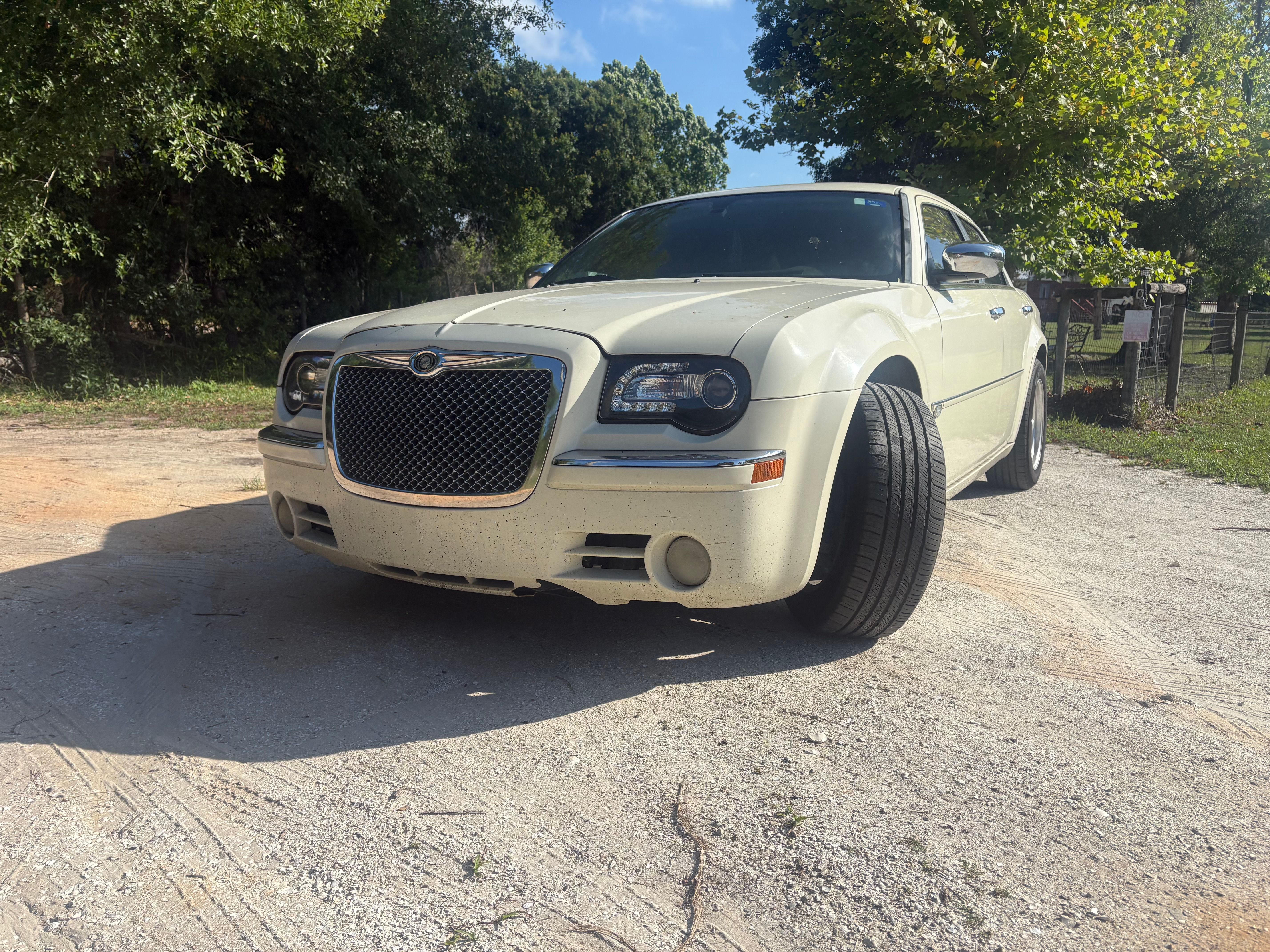 Used 2005 Chrysler 300 C w/ Protection Group II RWD image 11