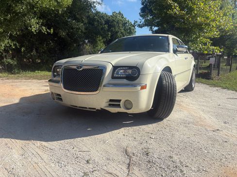 Used 2005 Chrysler 300 C w/ Protection Group II RWD image 11