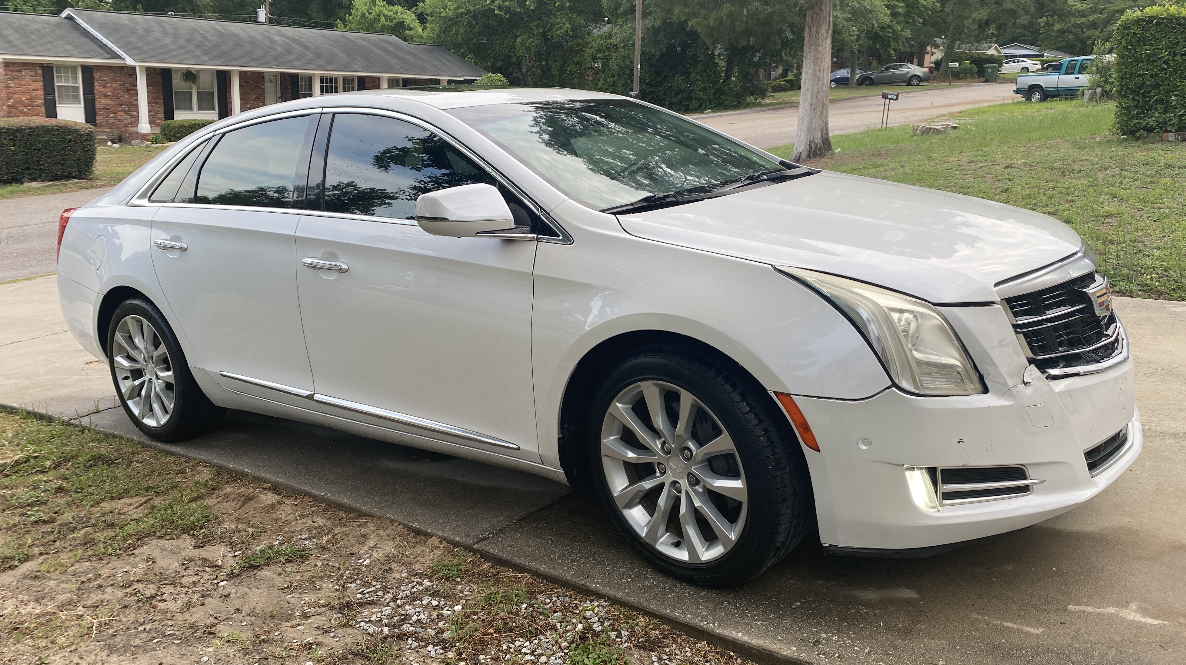 Used 2016 Cadillac XTS Luxury w/ Driver Awareness Package FWD image 17