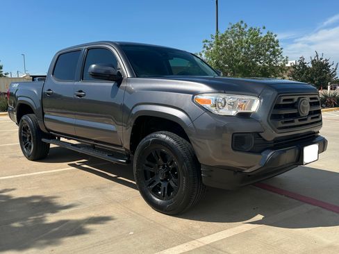 Used 2019 Toyota Tacoma SR w/ SR Convenience Package RWD image 2