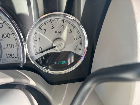 Used 2008 Chrysler Aspen Limited image 5