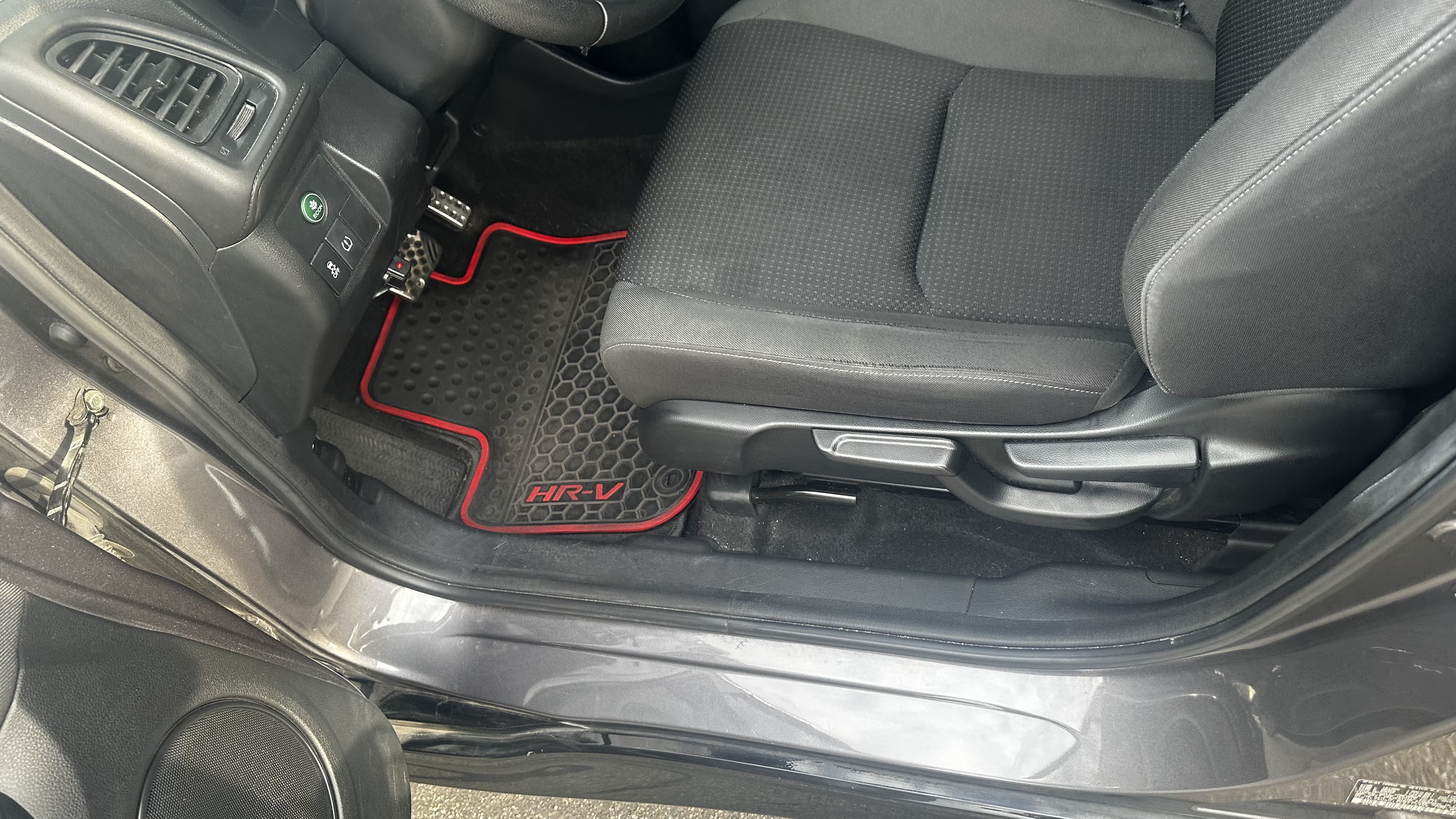 Used 2019 Honda HR-V Sport image 8