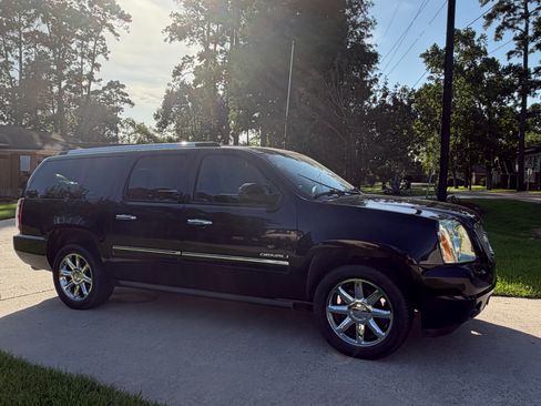 Used 2011 GMC Yukon XL Denali AWD/4WD image 4