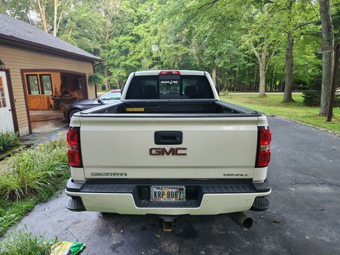 Used 2019 GMC Sierra 2500 Denali AWD/4WD image 6