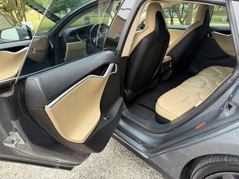 Used 2014 Tesla Model S P85 RWD image 13