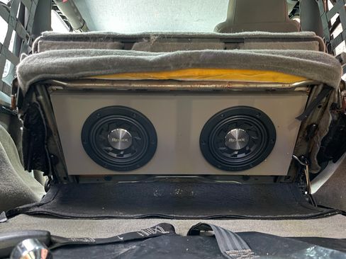 Used 2005 Jeep Wrangler Unlimited Rubicon w/ Sahara Edition Group image 26