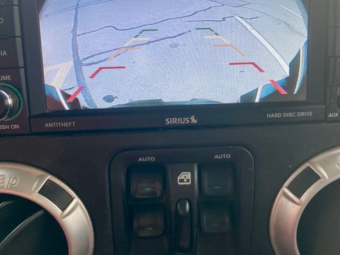 Used 2017 Jeep Wrangler Unlimited Rubicon w/ Connectivity Group image 9