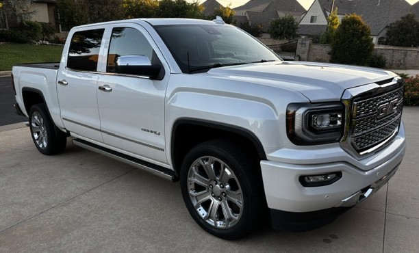 Used 2018 GMC Sierra 1500 Denali w/ Denali Ultimate Package AWD/4WD image 9