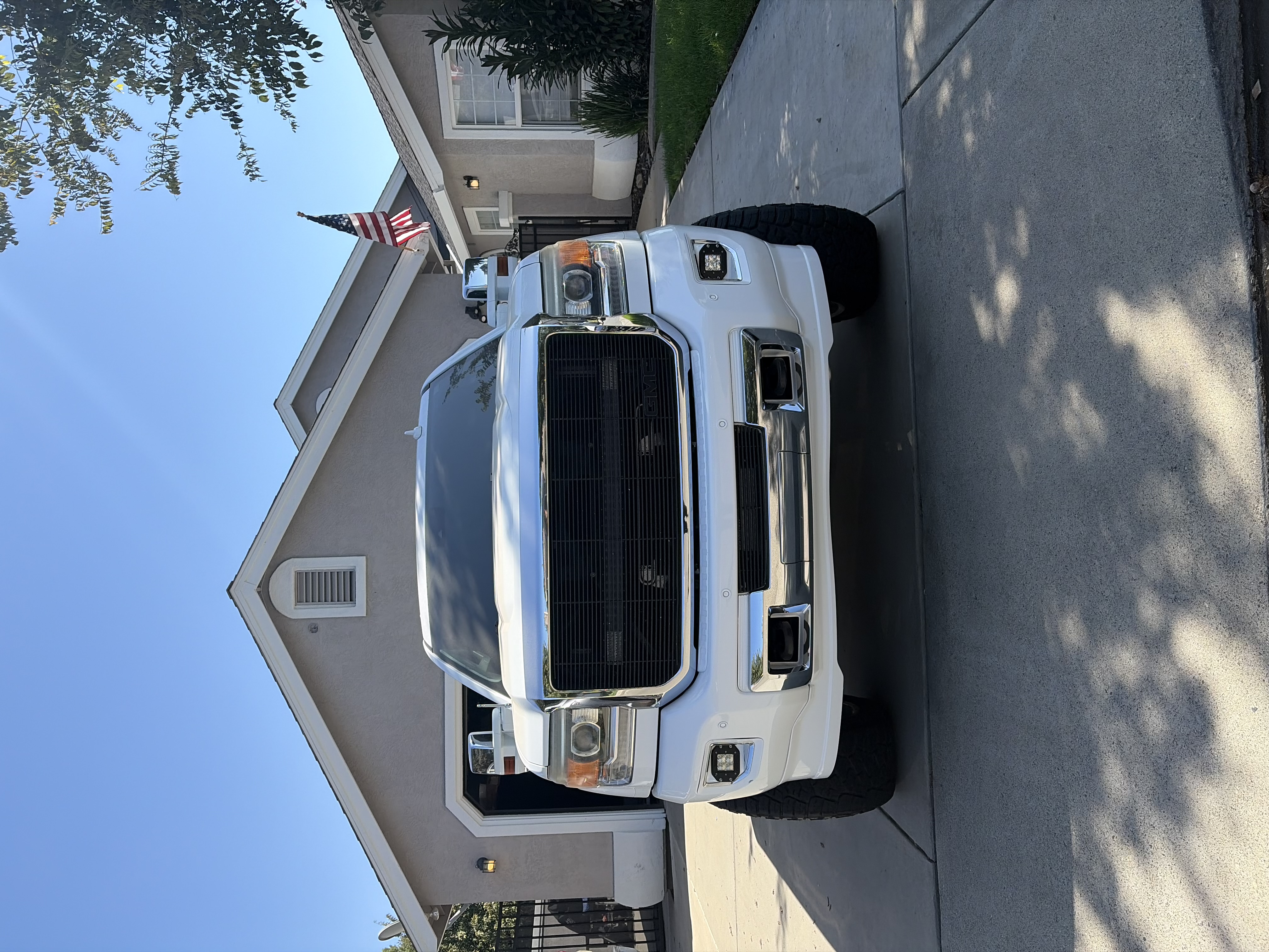 Used 2015 GMC Sierra 2500 Denali w/ Duramax Plus Package AWD/4WD image 5
