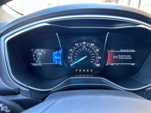 Used 2016 Ford Fusion SE image 2