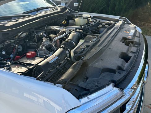 Used 2023 Ford F250 Lariat w/ FX4 Off-Road Package image 17