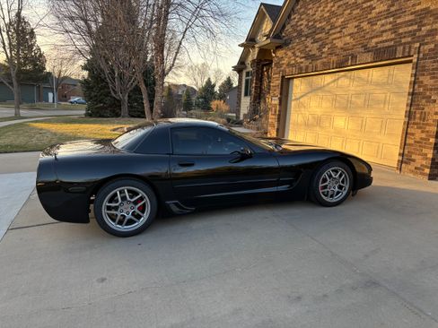 Used 2003 Chevrolet Corvette Z06 w/ Memory Package, 3 Drivers image 8