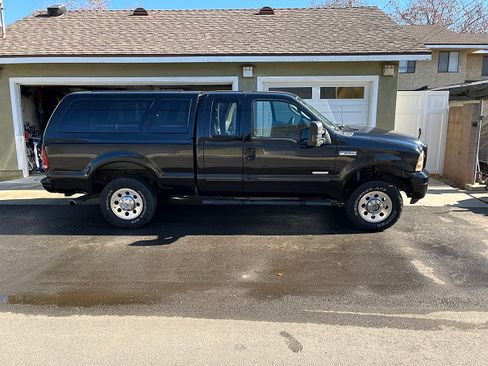 Used 2005 Ford F250 XLT image 1