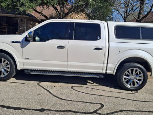 Used 2017 Ford F150 Lariat image 2