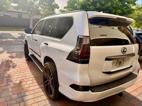 Used 2017 Lexus GX 460 Luxury AWD/4WD image 11