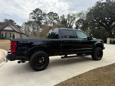 Used 2022 Ford F350 Lariat w/ Black Appearance Package AWD/4WD image 5