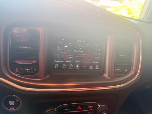 Used 2018 Dodge Charger SXT w/ Blacktop Package RWD image 10