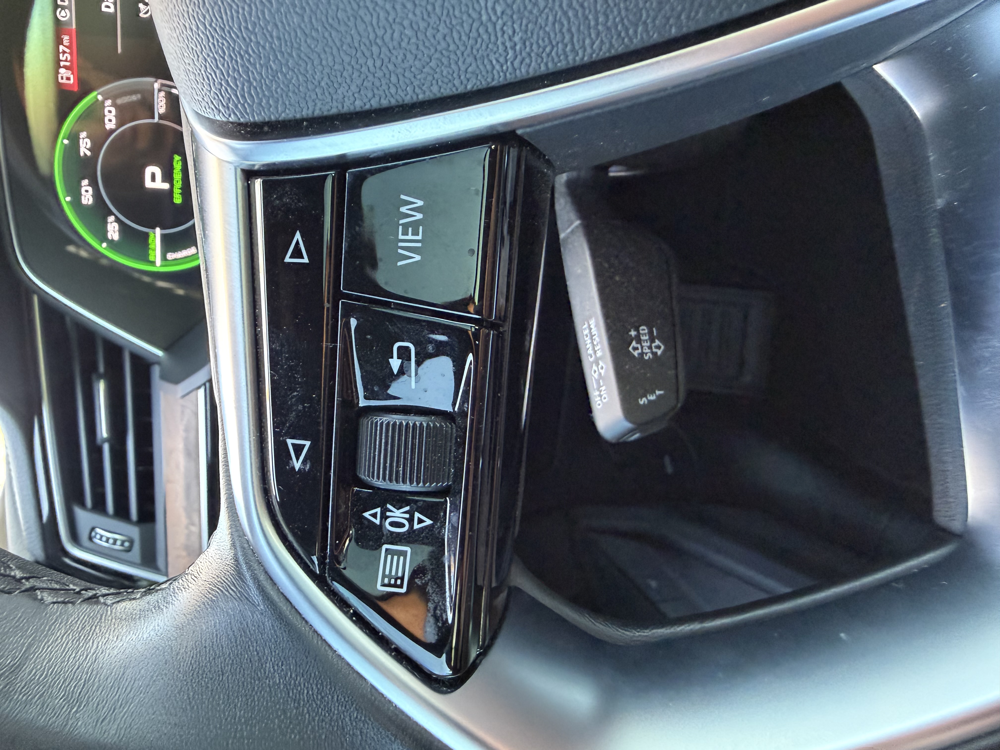 Used 2022 Audi e-tron Premium AWD/4WD image 17