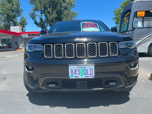 Used 2017 Jeep Grand Cherokee Limited 75th Anniversary AWD/4WD image 10