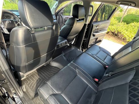 Used 2021 Toyota Tundra Platinum image 9