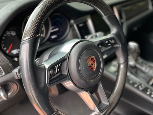 Used 2017 Porsche Macan Turbo AWD/4WD image 17