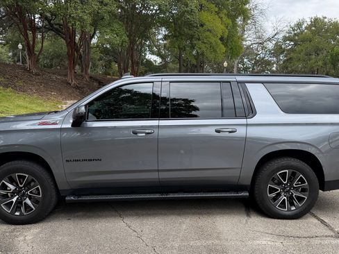 Used 2022 Chevrolet Suburban Z71 w/ Luxury Package AWD/4WD image 1