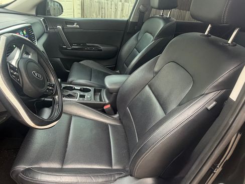 Used 2022 Kia Sportage EX w/ EX Technology Package FWD image 8