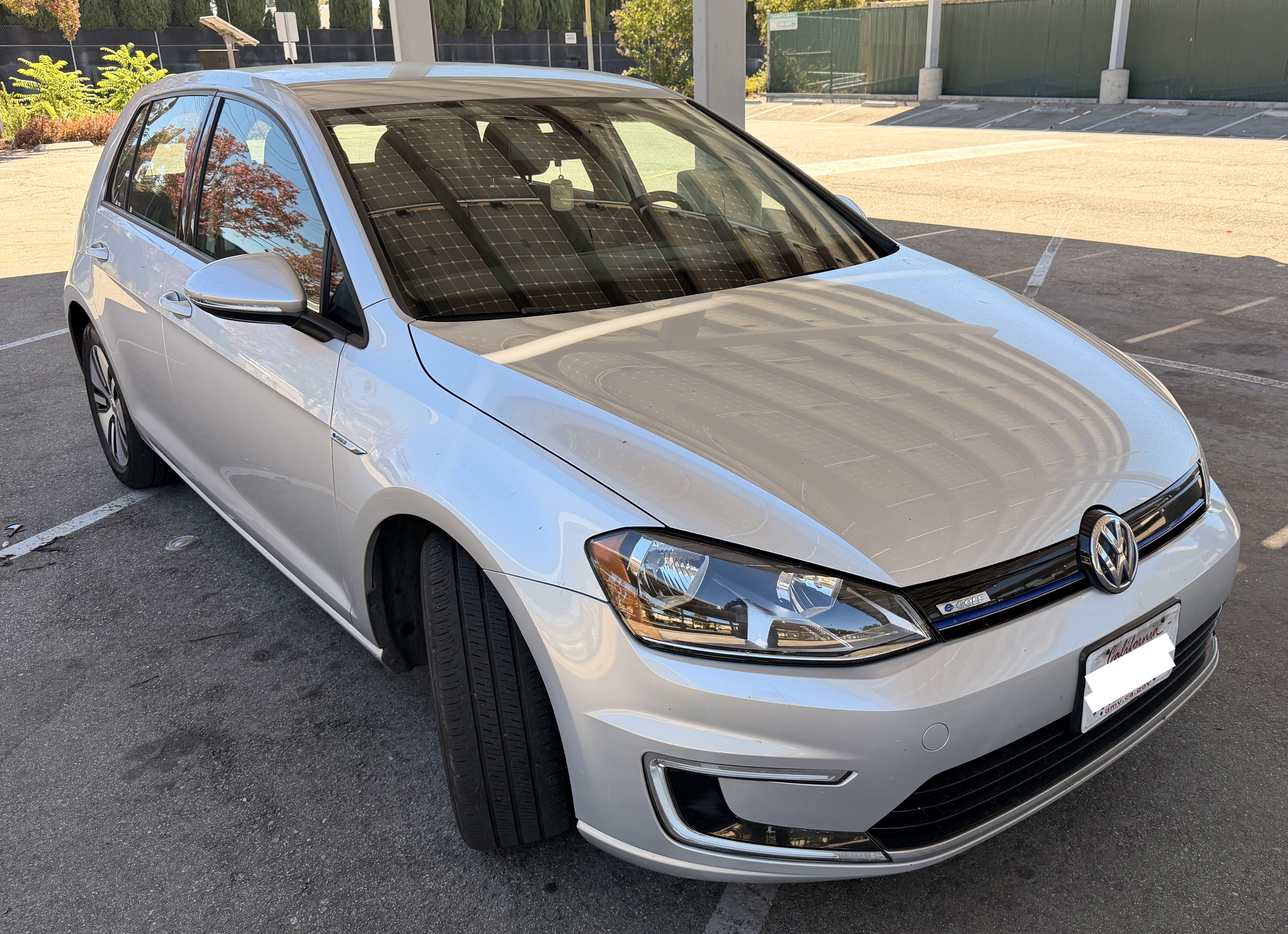 Used 2016 Volkswagen e-Golf SE FWD image 5