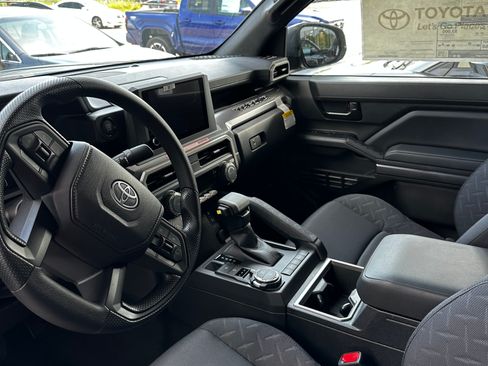 Used 2024 Toyota Tacoma SR image 4