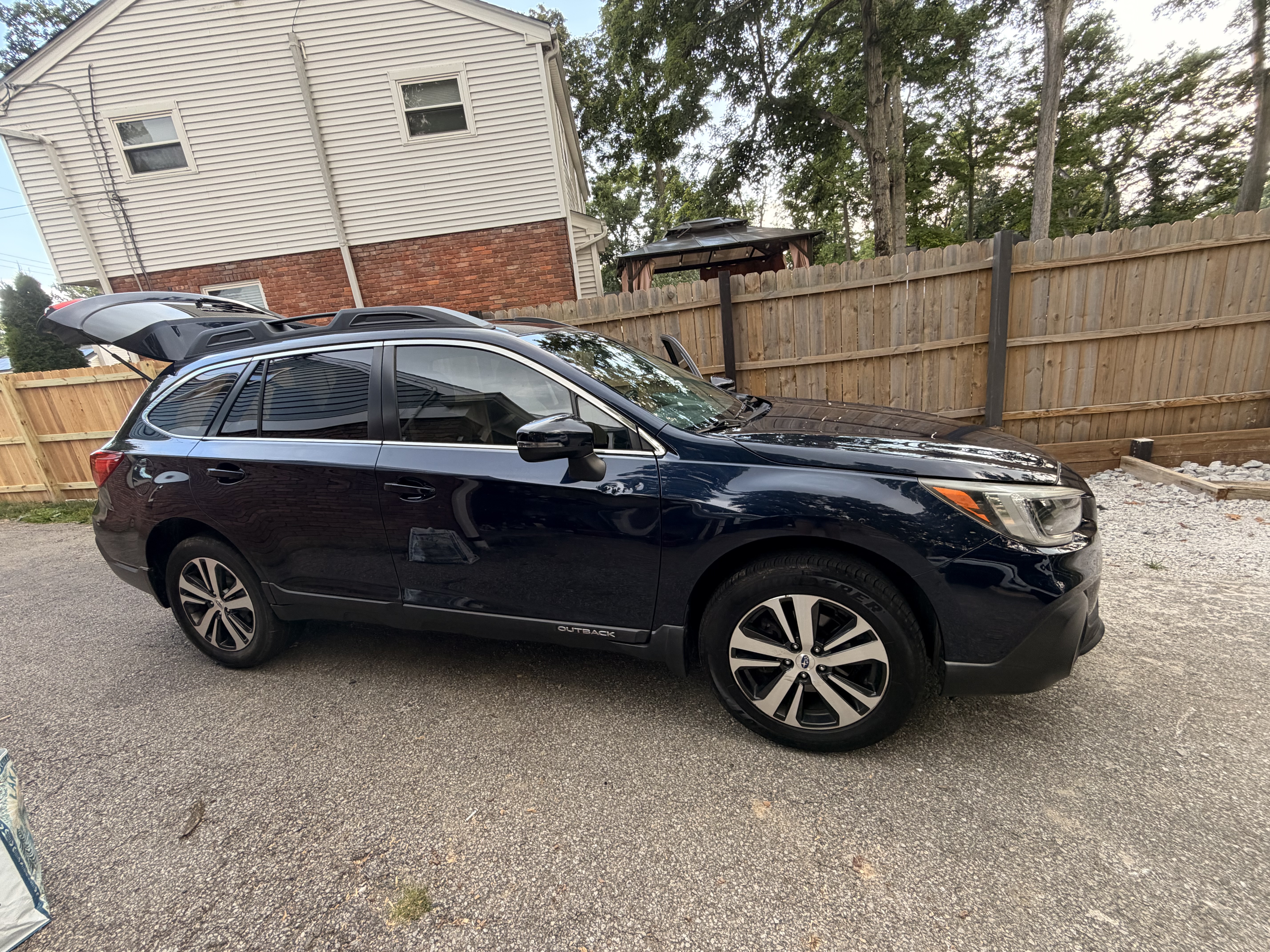 Used 2018 Subaru Outback 2.5i Limited AWD/4WD image 2