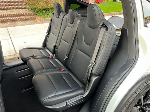 Used 2020 Tesla Model X Long Range image 13