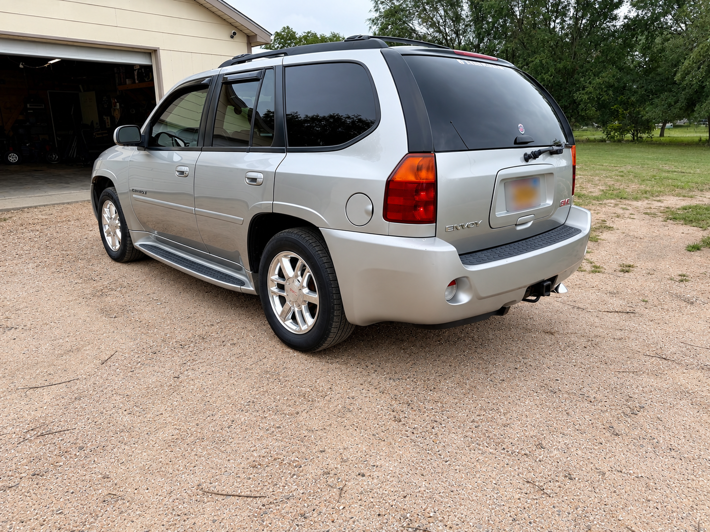Used 2006 GMC Envoy Denali AWD/4WD image 4