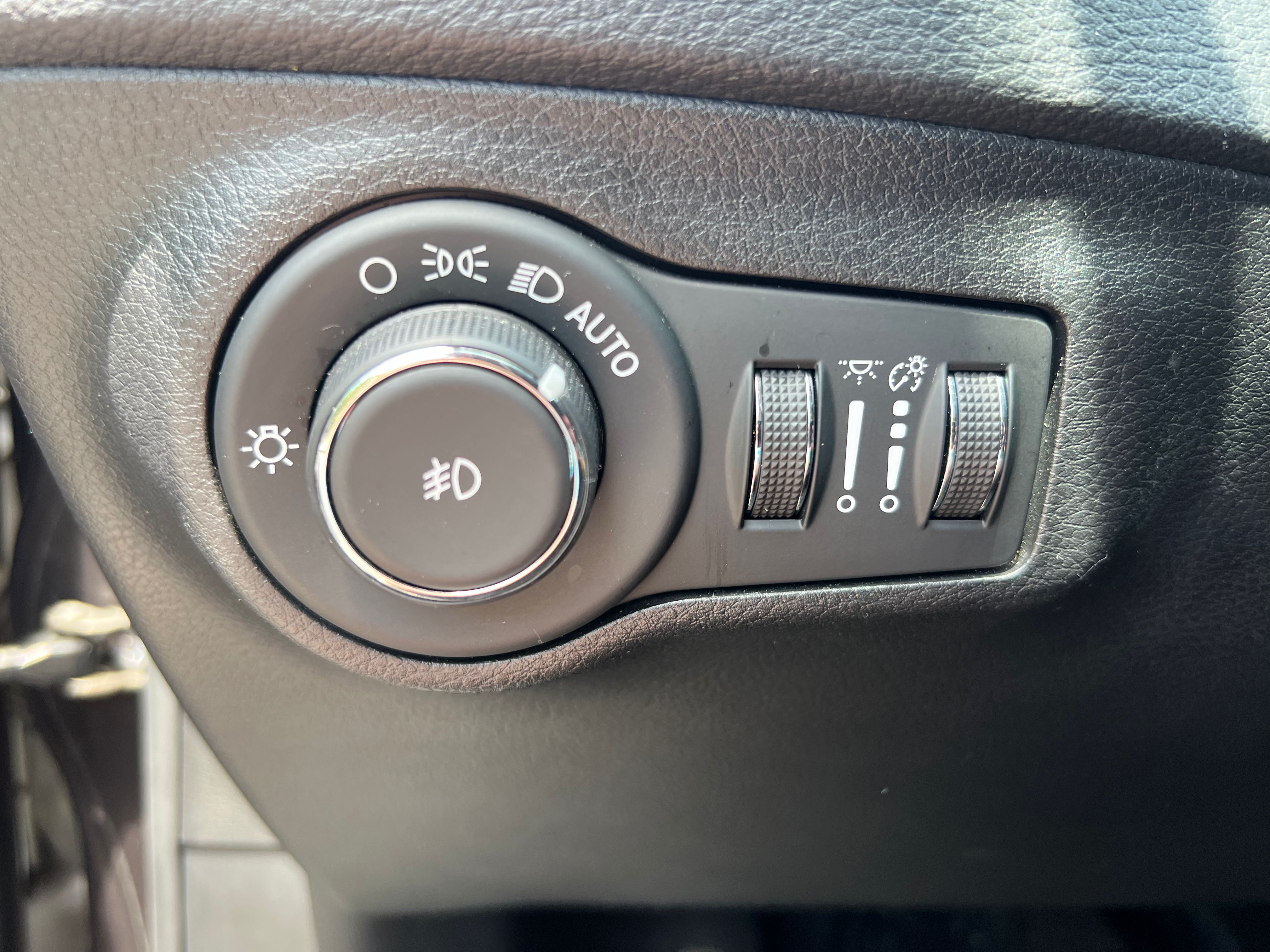 Used 2019 Jeep Compass Limited w/ Safety & Security Group FWD image 9