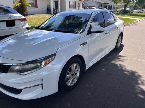 Used 2018 Kia Optima LX w/ Convenience Package FWD image 4