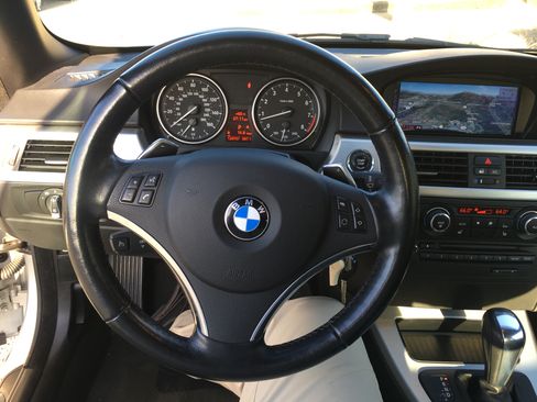 Used 2011 BMW 328i Convertible image 6